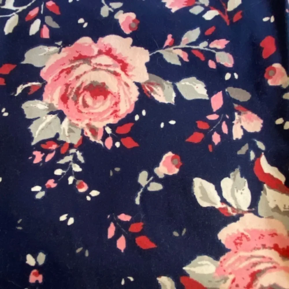 1459 LuLaRoe Leggings Size OS Black And Pink Roses Print New